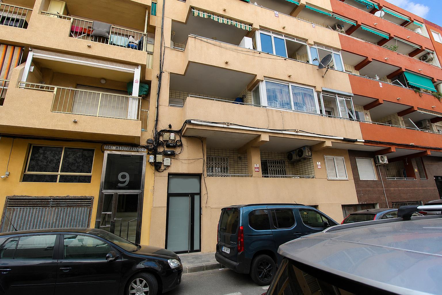 Apartments in Torrevieja Centro, Torrevieja (ALC-01265) — photograph 2