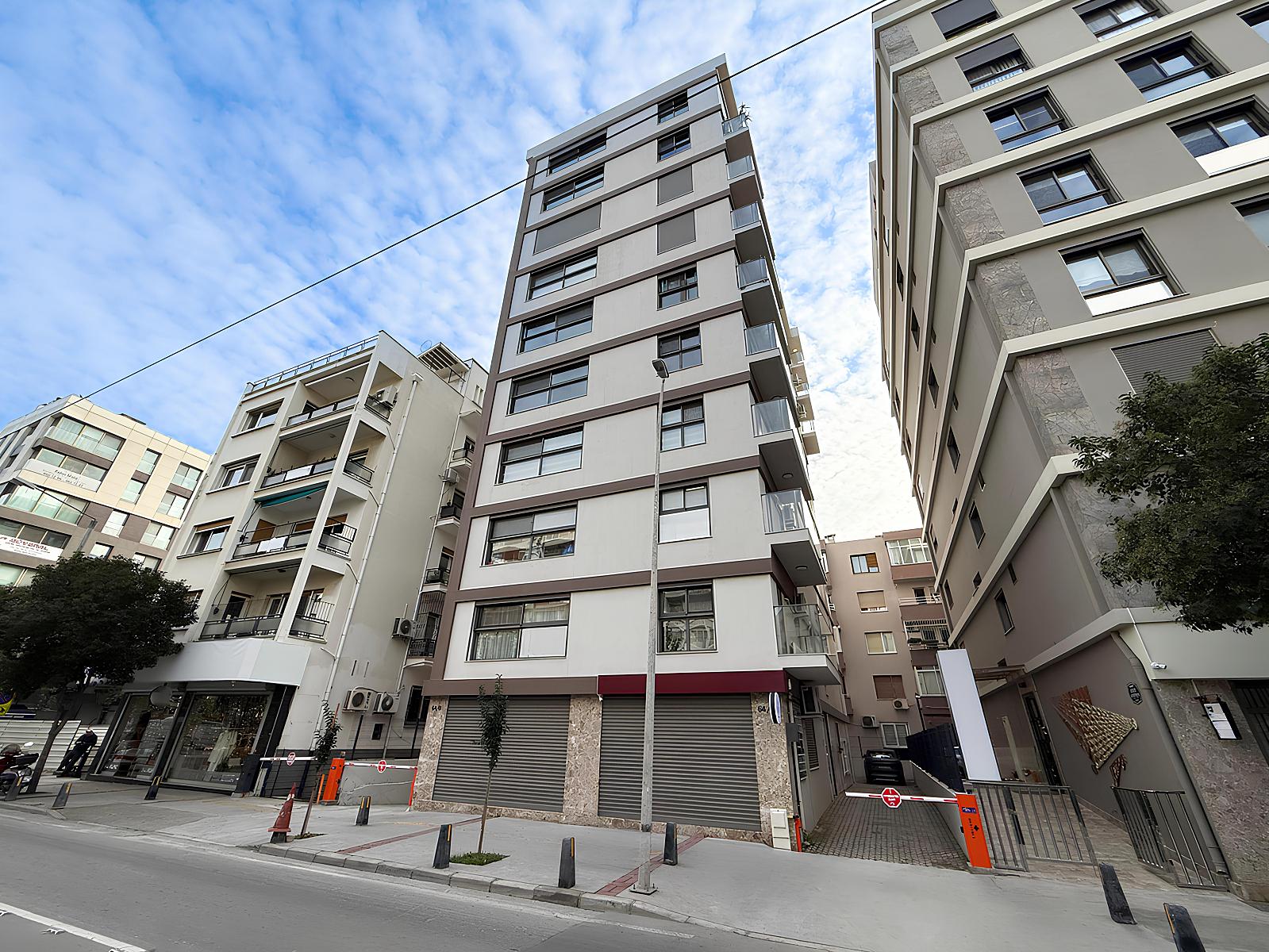 Apartments in Mimar Sinan, Konak (ADB-00187) — photograph 3