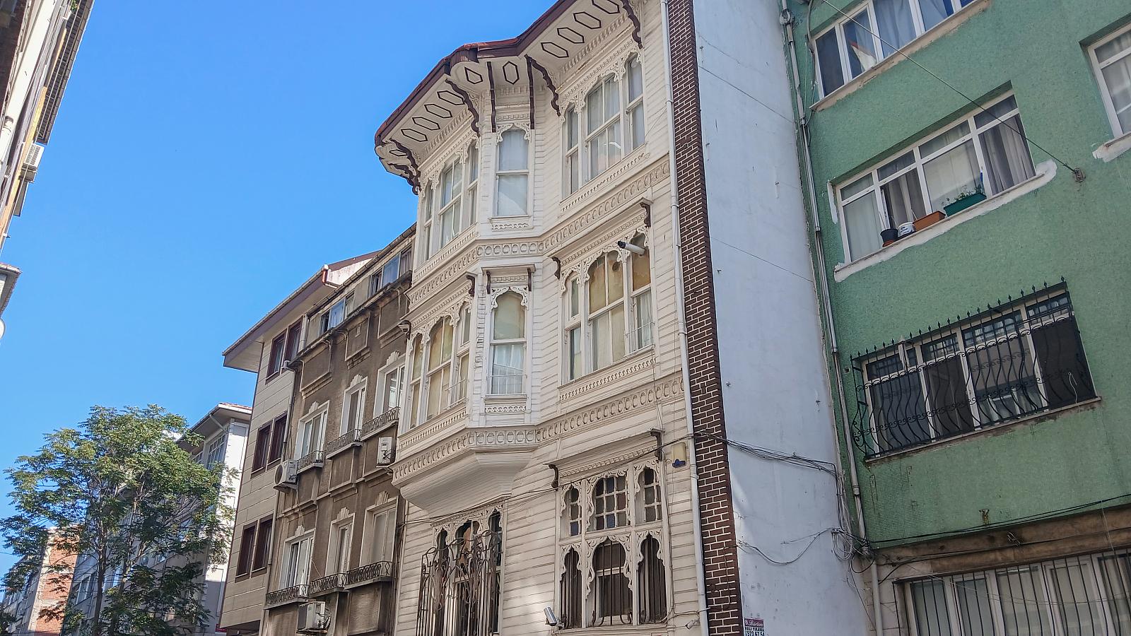 Apartments in İskenderpaşa, Fatih (IST-01861) — photograph 5