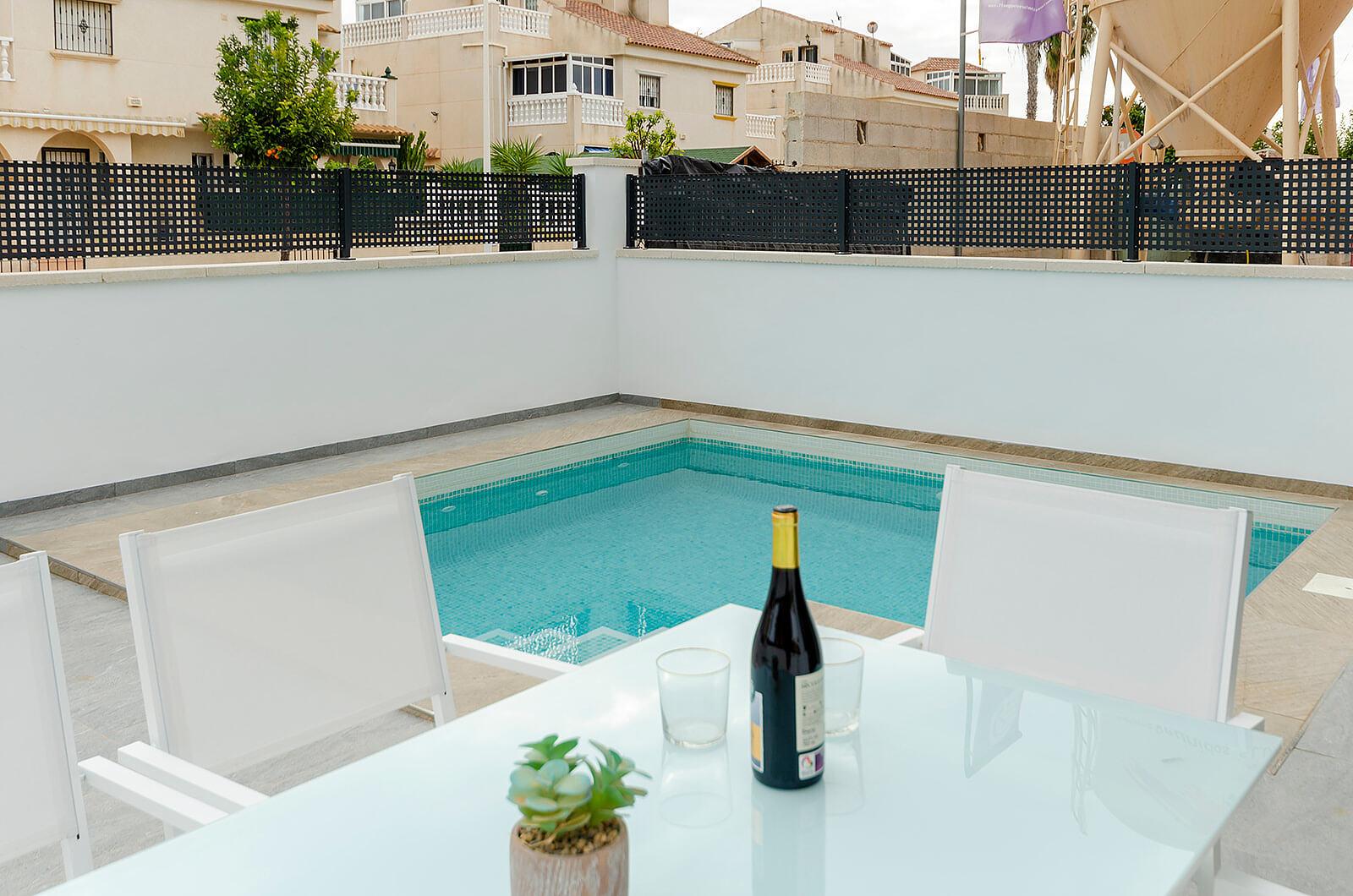 Apartments in Torrevieja Centro, Torrevieja (ALC-00875) — photograph 4