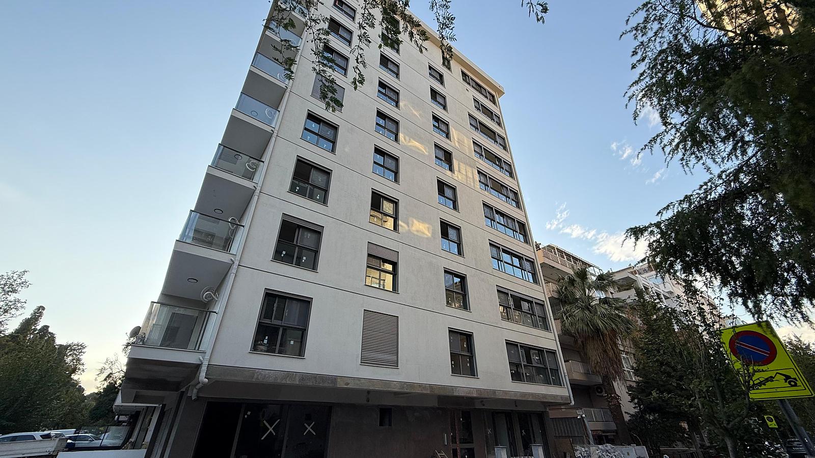 Apartments in Mimar Sinan, Konak (ADB-00185) — photograph 3
