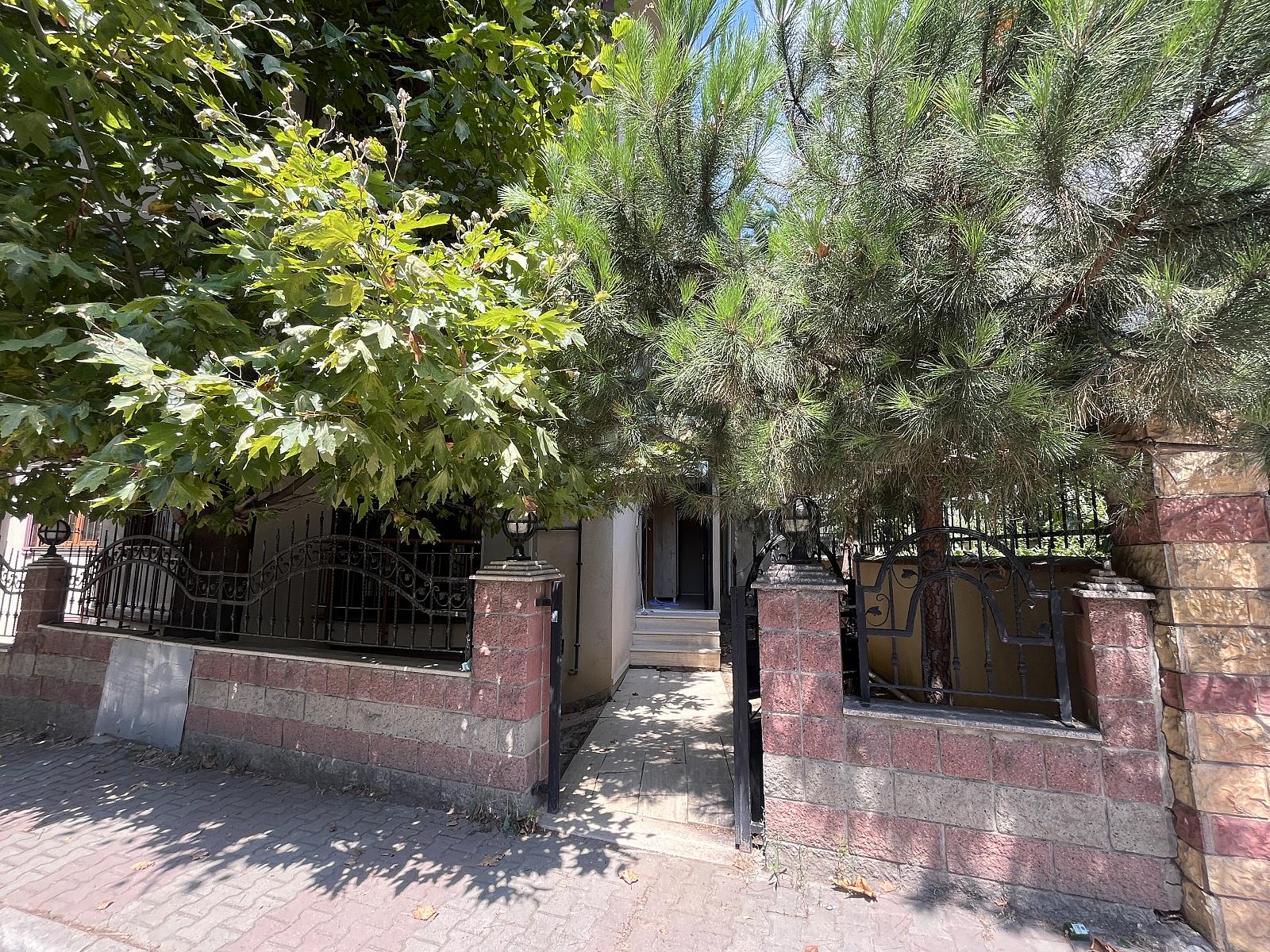Apartments in Gümüşpınar, Morsümbül Sk. No:14 (IST-01869) — photograph 5